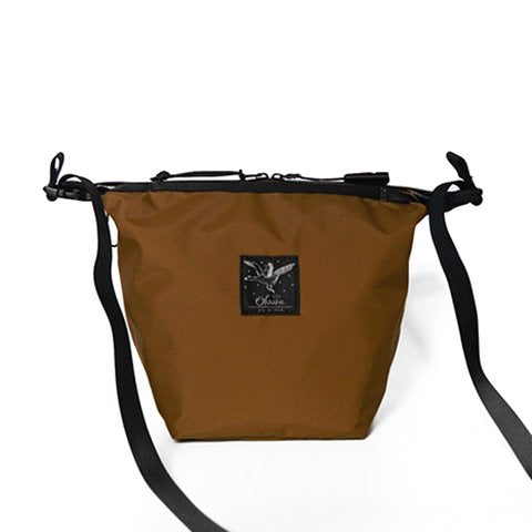 オカラ　トムテ　アンバー　正面