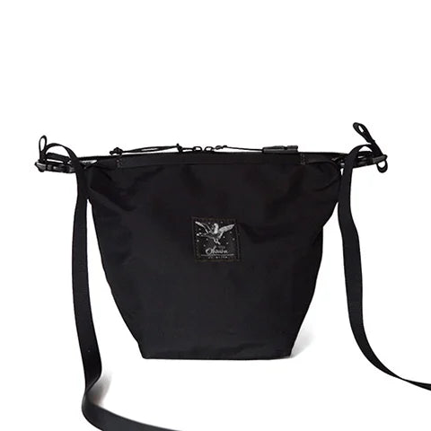 オカラ　トムテ　ブラック　正面