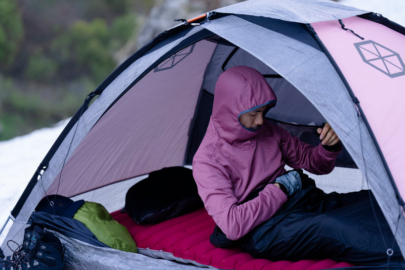 スタティック　アドリフトチタンスリーピングバッグ　フィールド着用