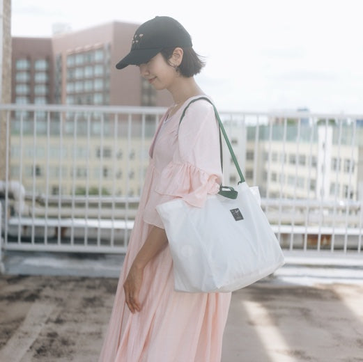 オカラ　フラクタ　ホワイト　着用写真