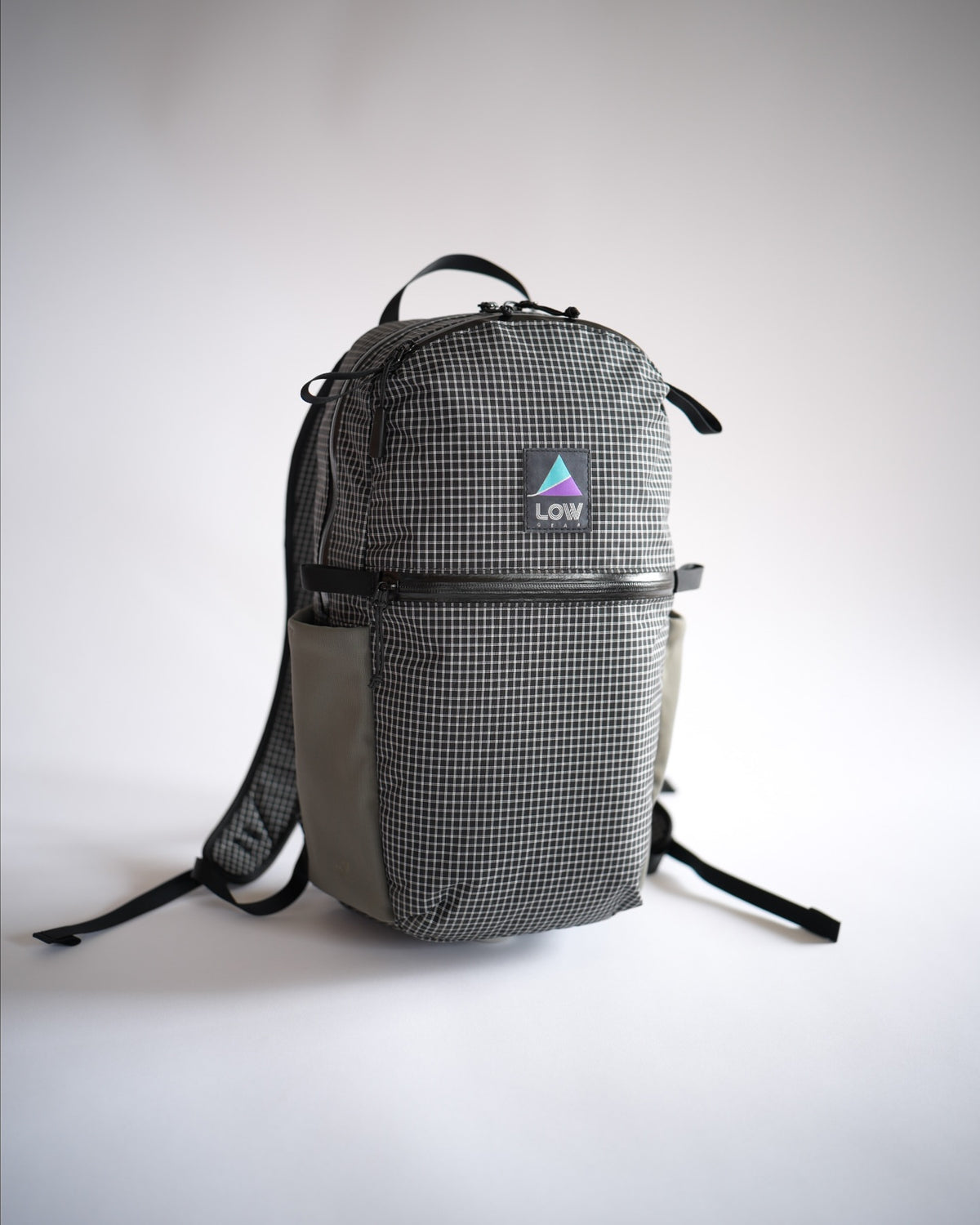 マウンテンローギア　タイニートット　ブラックアウト　正面