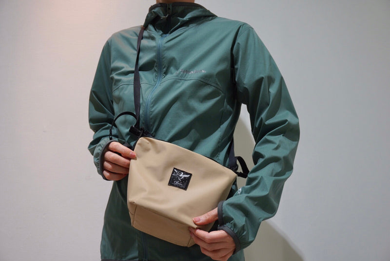 オカラ　トムテ　エクー　ショルダー