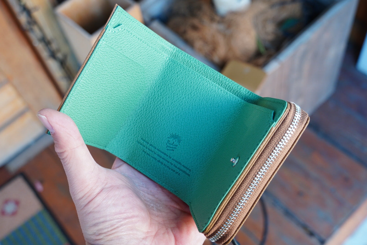 ロウロウマウンテンワークス（RawLow Mountain Works）Hillary Wallet 01（三つ折）