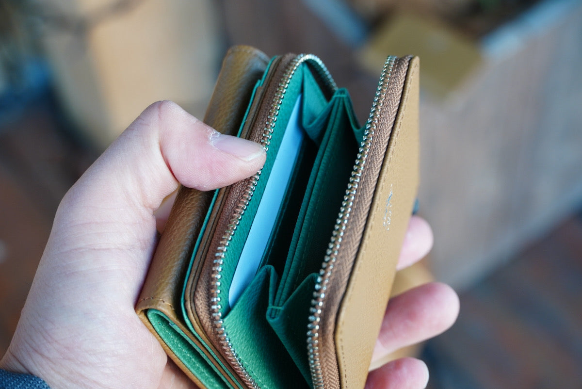 ロウロウマウンテンワークス（RawLow Mountain Works）Hillary Wallet 01（三つ折）