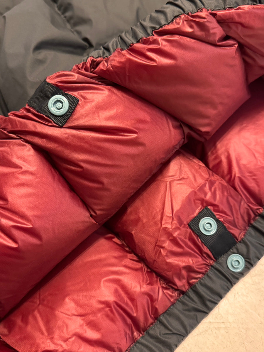 アグラS.Pダウン 2025ver　ケシズミイロ　スナップボタン