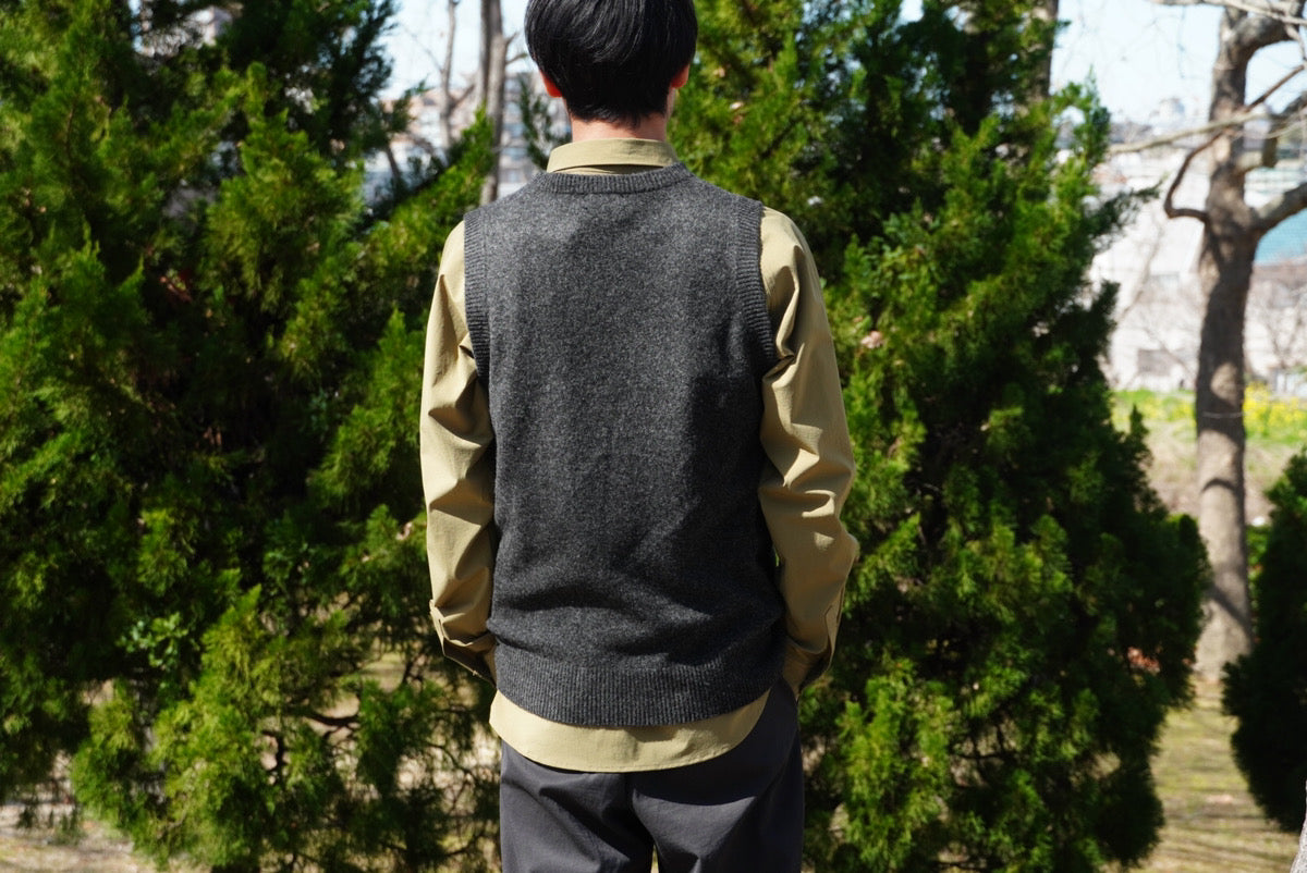 STATIC YAK VEST