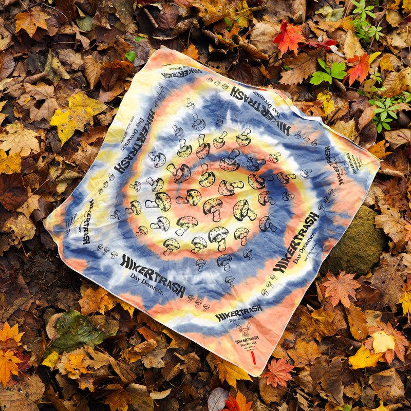 HIKER TRASH DAYDREAMER BANDANA HT50013 Color: GRATEFUL RED 