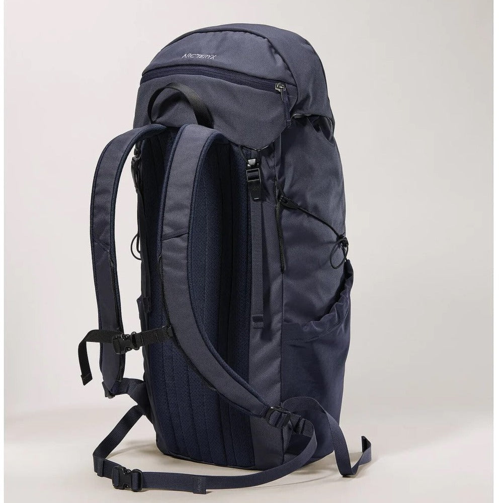 アークテリクス（ARC'TERYX）マンティス30 バックパック（Mantis 30 Backpack） X000006705 カラー：BL –  OUTDOOR SPECIALITY MOOSE