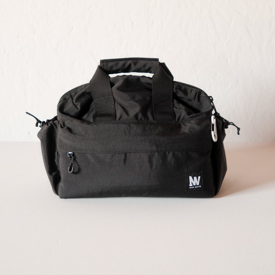 ネバーウェステッド　プレイリップ　ブラック　正面