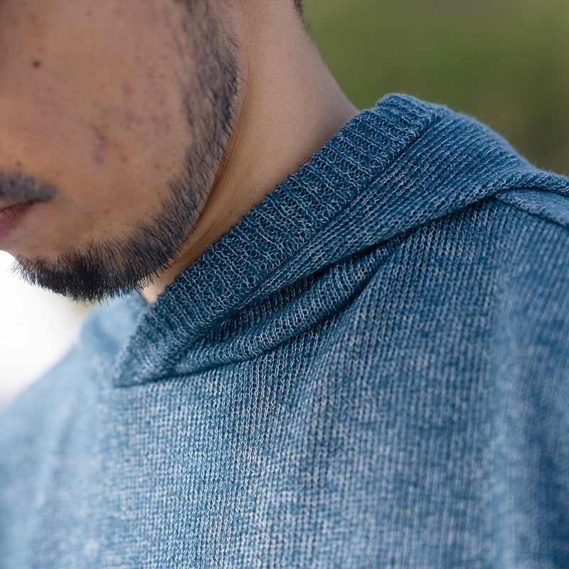 スタティック　ロアー リラックス フーディー　ブルーフローライト　フード部分着用画像